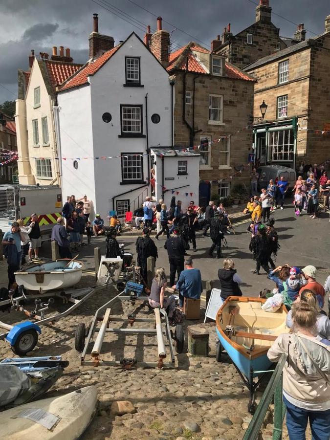 Darnholm Cottage Robin Hood's Bay Exteriör bild